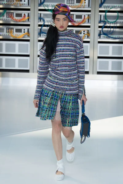 Look 27